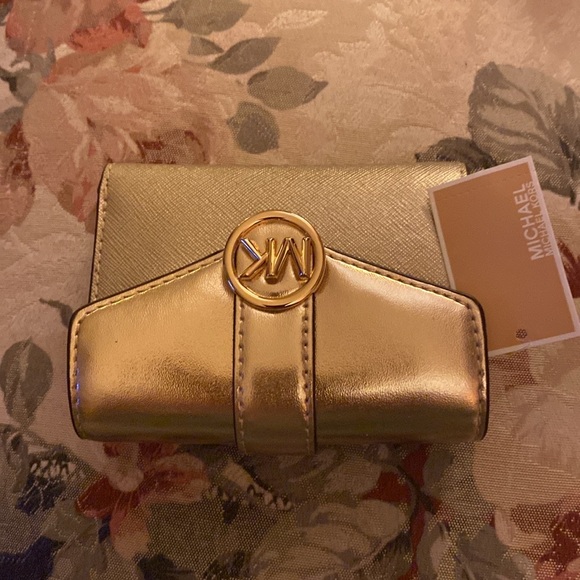 MICHAEL KORS CARMEN BILLFOLD WALLET NWT in BOX PALE GOLD - Picture 4 of 6